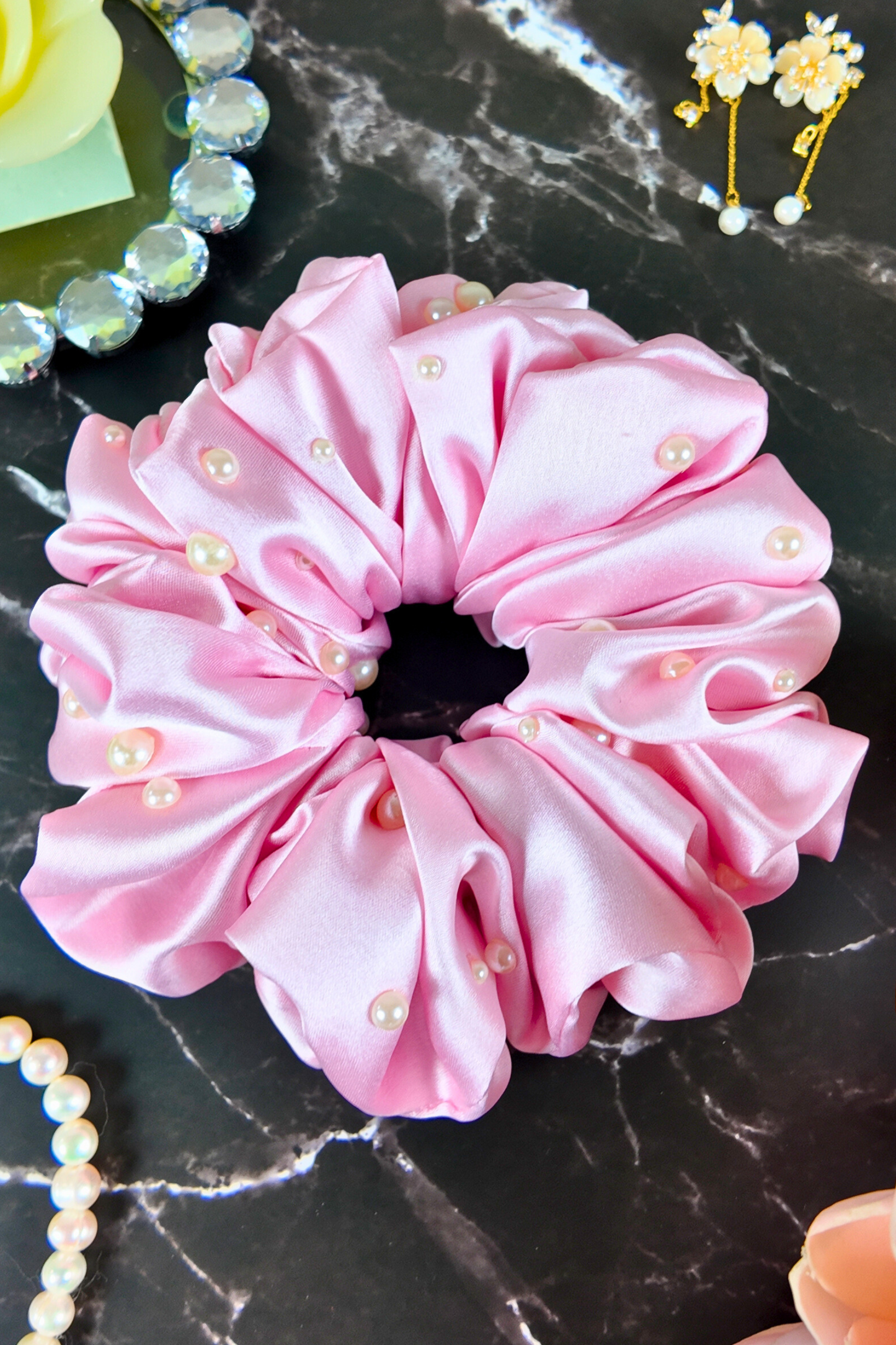 Pearl Scrunchie - Light Pink XXL